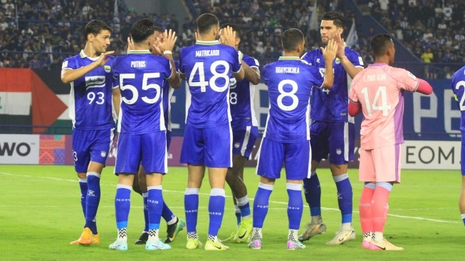 Comeback Dramatis, Persib Tundukkan Arema 2-1 meski Bermain 10 Orang