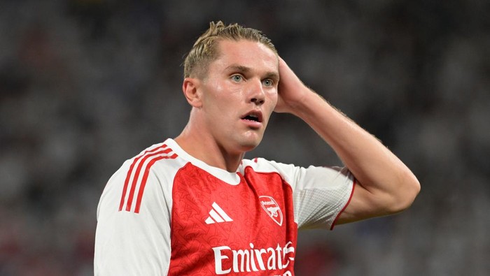 Arsenal Kalah 0-1 dari Tottenham di Laga Uji Coba Pramusim Akibat Blunder Fatal David Raya