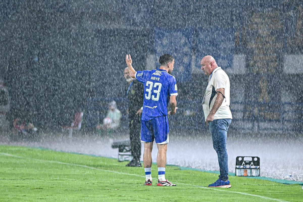 Persib Bandung Siap Hadapi Dewa United, Thom Haye Nilai Jeda Kompetisi Jadi Keuntungan Besar