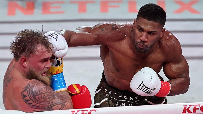 Jake Paul KO Brutal dari Anthony Joshua, Rahang Patah Bikin Sang Ibu Murka ke Eddie Hearn